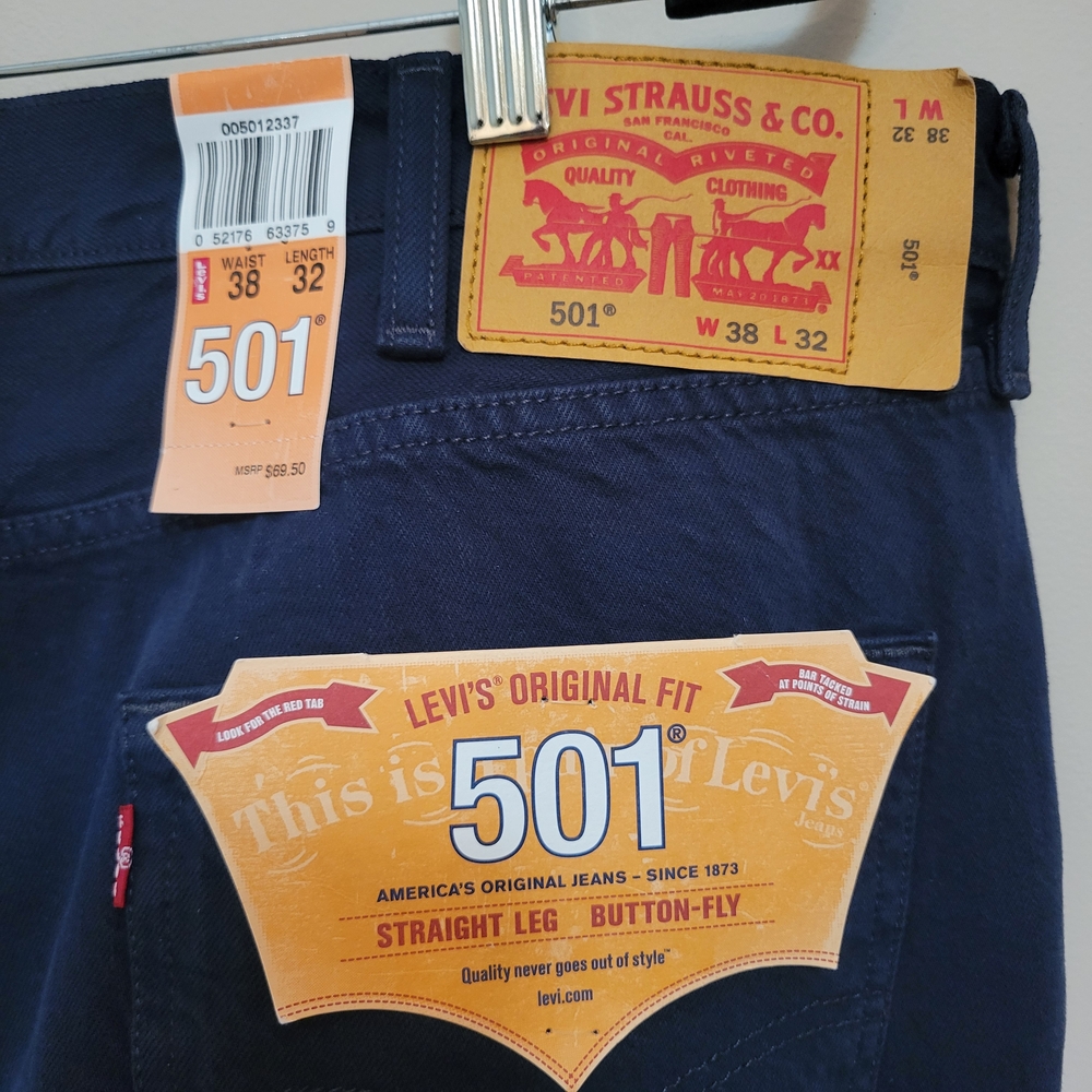 Levi's 501 Men's Original Fit Straight Leg Button-Fly Jean - Picture 6 of 6